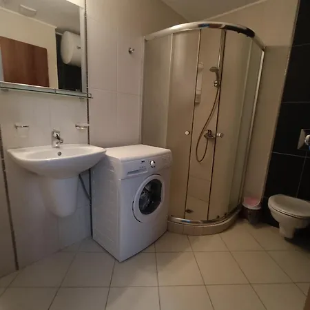 Oasis House , Nevena