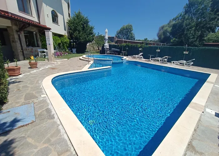 Apartamento Oasis House , Nevena